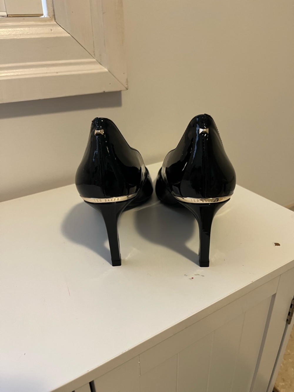 Ted Baker Black Patent Pointed Mid-Heel Pumps (Brand New). Size US 7.5 UK 5